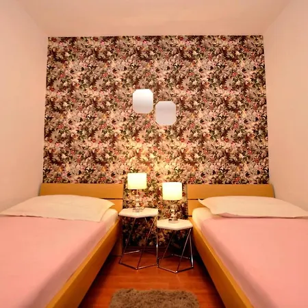 Apartament Matko Postira